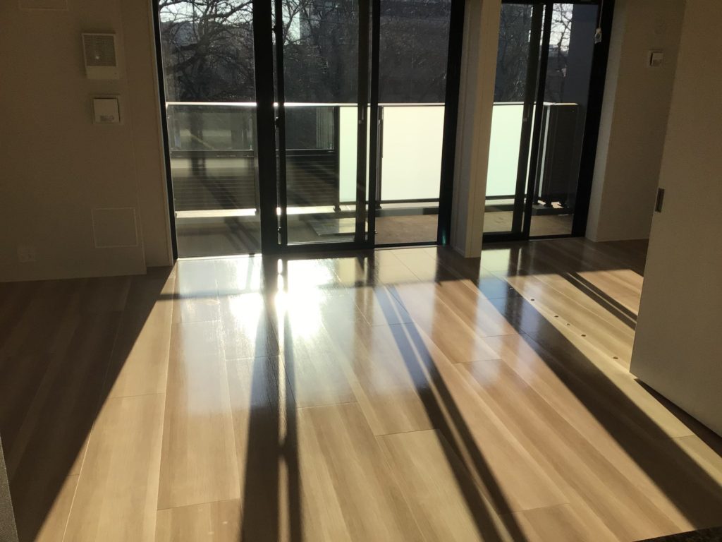 埼玉県朝霞市 I様邸 シートフローリング プラウド朝霞台トッパン RWZ-SN526/XS 303巾 溝なし リベルテオークN No.2102のフロアコーティング施工事例