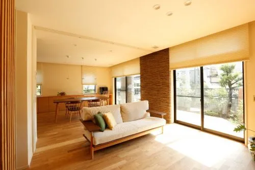 なぜワックスではなくコーティングなのか？私がお客様に伝えたい決定的な違い｜床と暮らしのはなし Vol.6