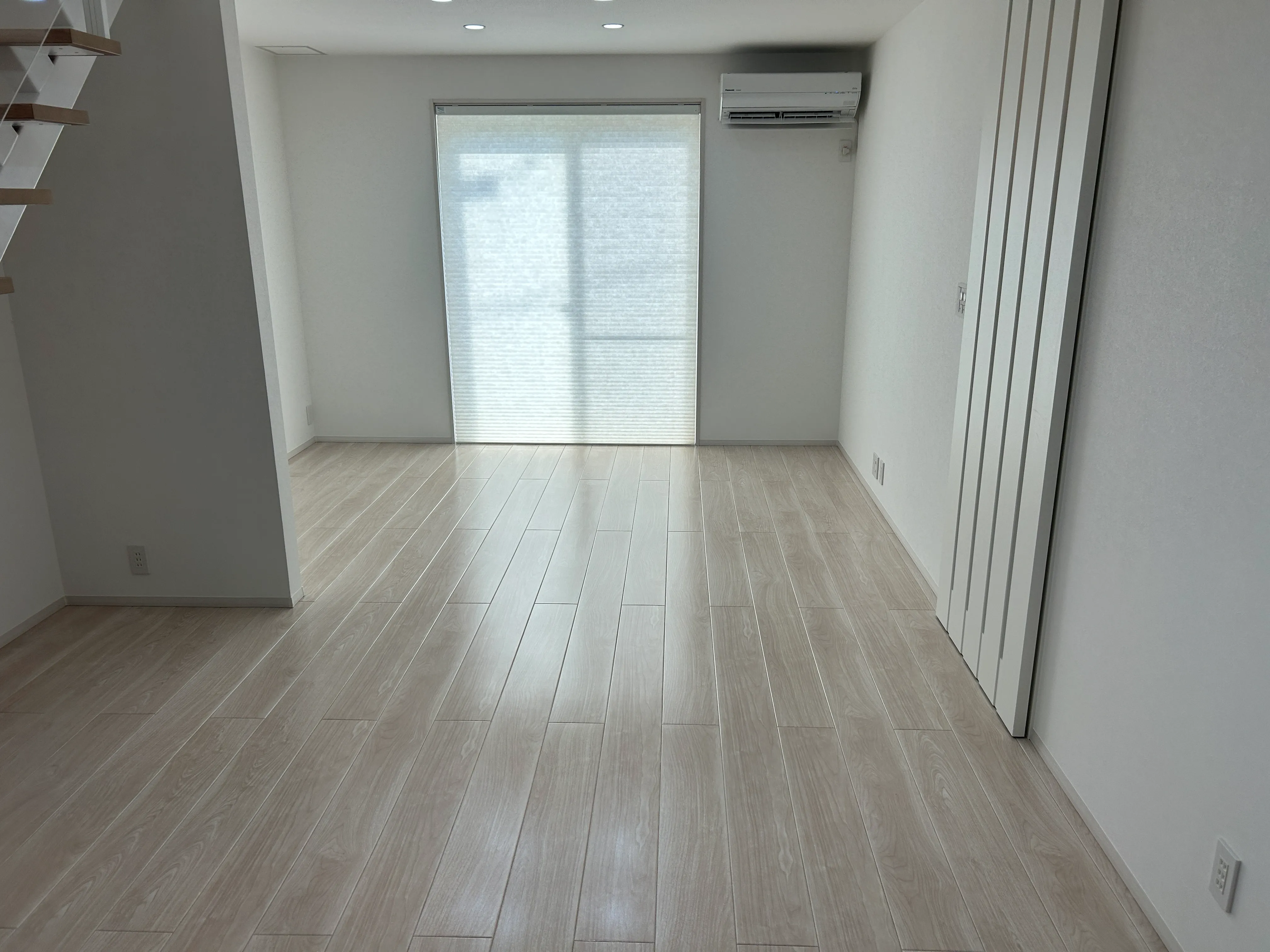 無料サンプルやデモ施工でフロアコーティングの質感を確認